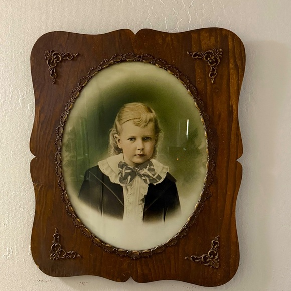RARE antique handmade woodframed image of small child! Stunning piece of art - Picture 1 of 2